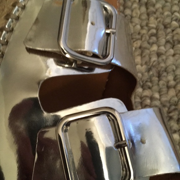New Abound size 9 metallic silver sandals. - Picture 8 of 8